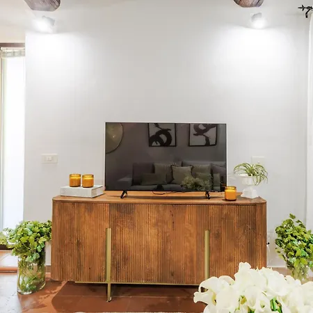 The Hidden Alley Apartman *